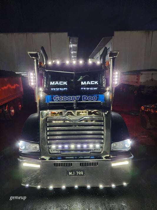 MACK 12v Banners