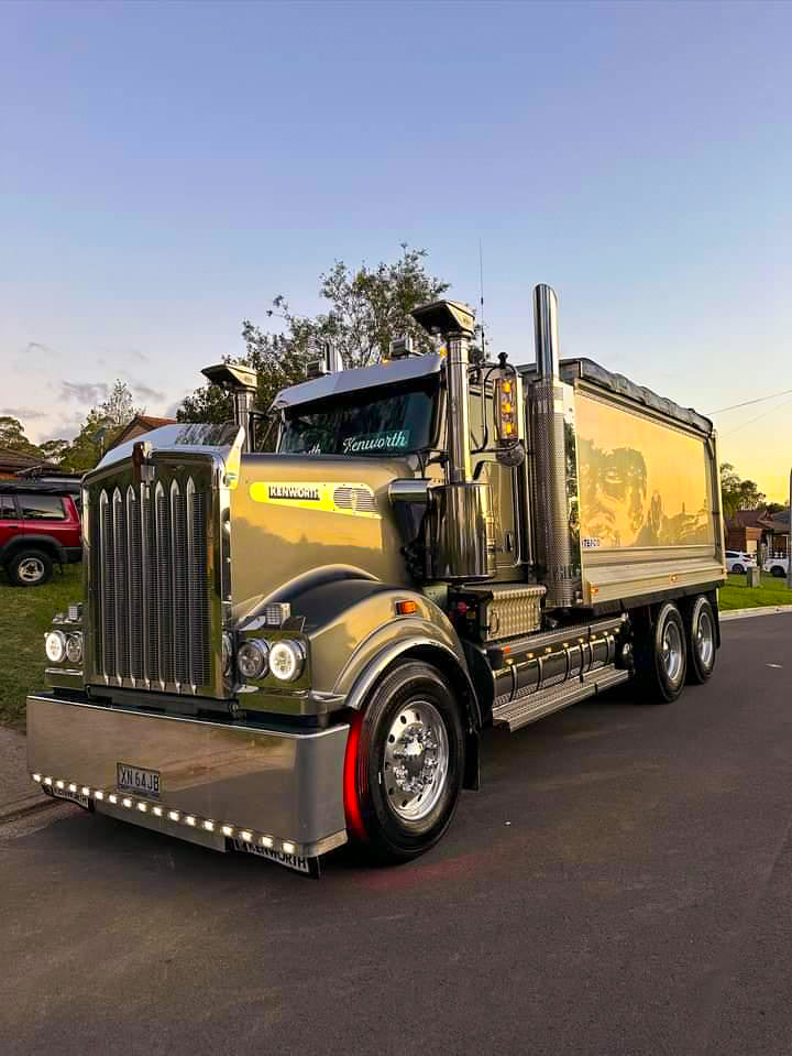 KENWORTH 12V Banner