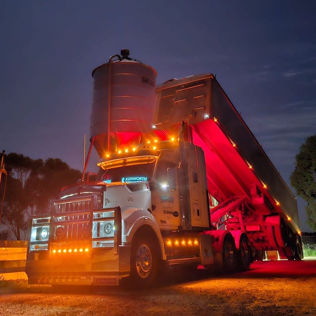 KENWORTH 12v Banners